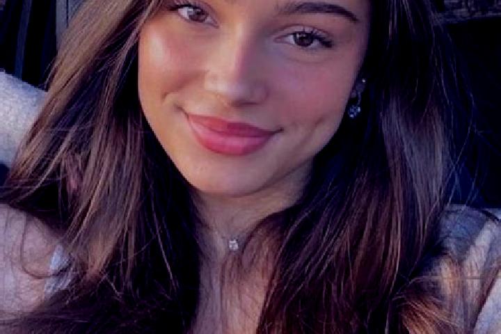 Clara, 28, a black hazel-eyed slavic companion based in Mosrentgen. Offering Prostate Massage, Couples, Duos, Dinner Date. Available for incall and outcall, ...
