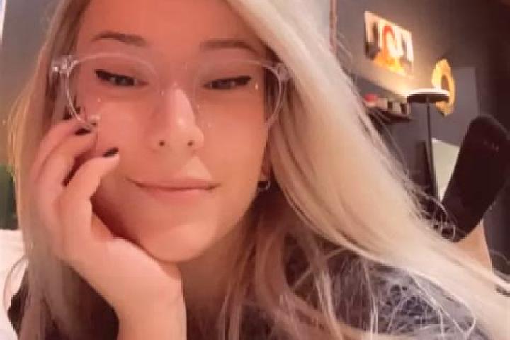 Clara, 28, a blonde amber-eyed ebony companion based in Serra Azul de Minas. Offering GFE, Overnight, Roleplay, Domination. Available for incall and outcall,...