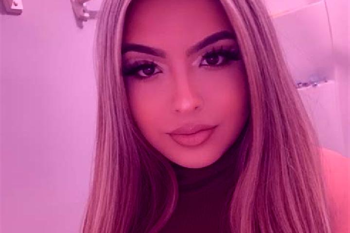 Clara, 28, a blonde green-eyed latina companion based in Chahar Chenar. Offering Girlfriend Experience, Tantra, Couples, A-Level. Available for incall and ou...