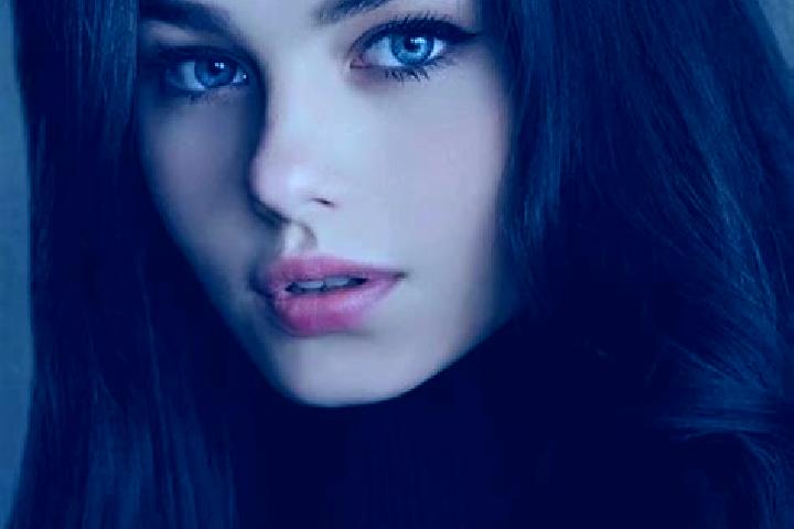 Clara, 28, a brunette grey-eyed slavic companion based in Lelu. Offering Dinner Date, Travel Companion, Striptease, Domination, Couples. Available for incall...