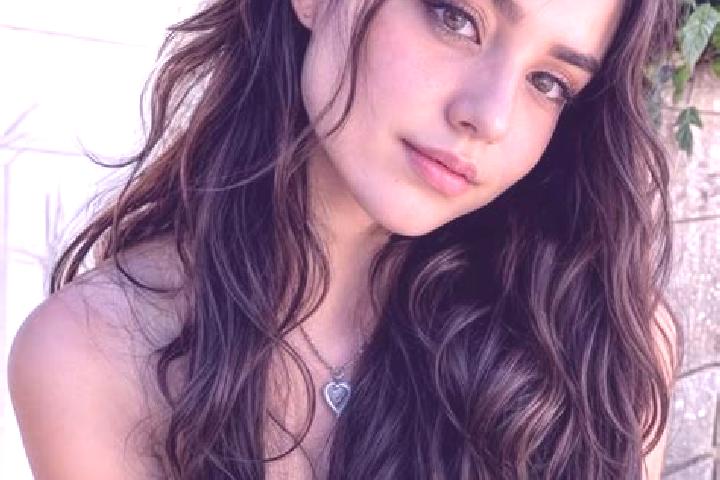 Clara, 28, a brunette hazel-eyed european companion based in Dhilwan. Offering Deep French Kissing, Domination, Overnight, Massage. Available for incall and ...