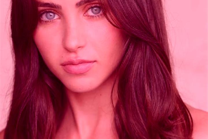 Clara, 28, a chestnut brown-eyed mediterranean companion based in Chambo. Offering Fetish, Couples, Striptease, OWO. Available for incall and outcall, day an...