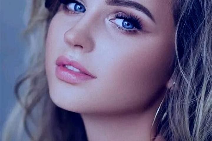 Clara, 28, a dark blonde blue-eyed ebony companion based in Pansio. Offering Erotic Massage, Roleplay, BDSM, Girlfriend Experience. Available for incall and ...