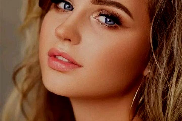 Clara, 28, a dark blonde blue-eyed mediterranean companion based in Knowle. Offering Deep French Kissing, Tantra, Prostate Massage, BDSM. Available for incal...