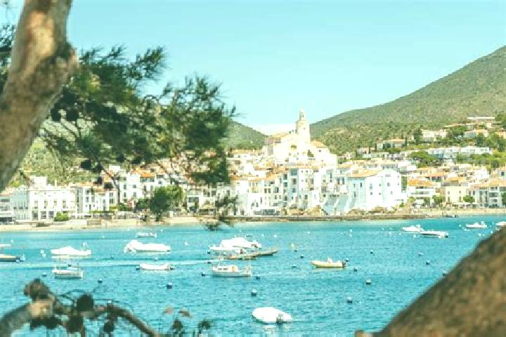 Clara, 28 — Escort in Cadaques, Spain