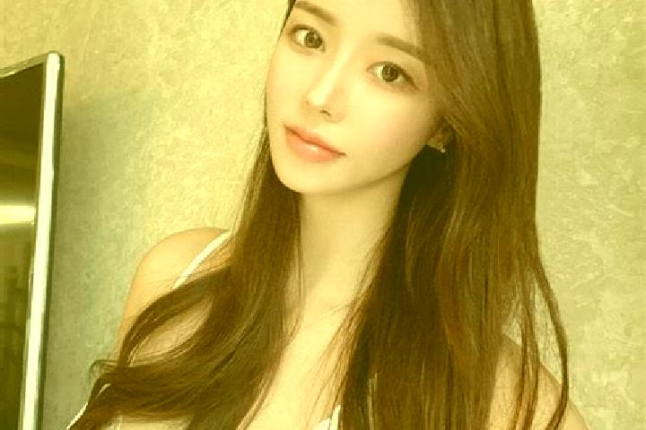 Clara, 28 — Escort in Liaolan, China