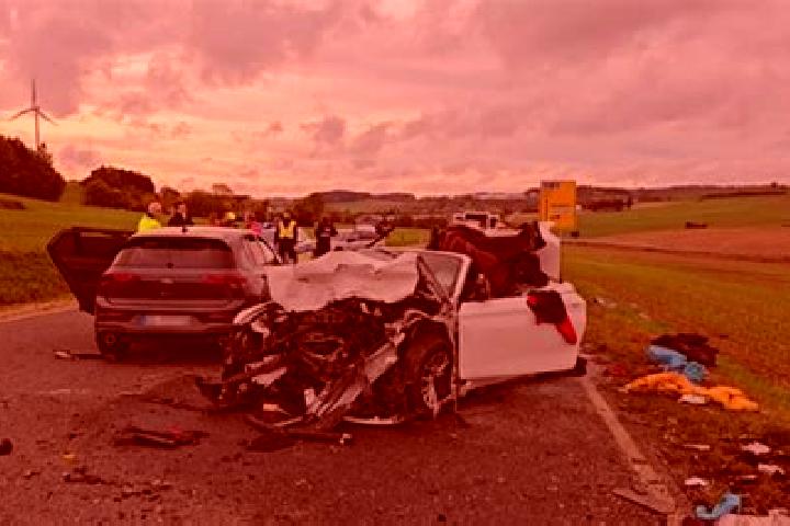 Clara, 28 — Escort in Osterhorn, Germany
