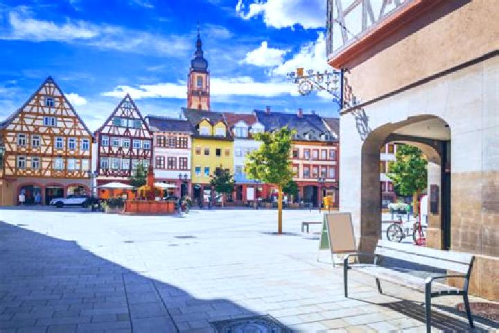 Clara, 28 — Escort in Tauberbischofsheim, Germany