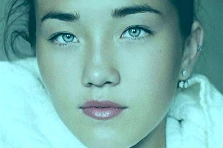 Clara, 29, a brunette grey-eyed caucasian companion based in Shimogamo. Offering OWO, Tantra, Travel Companion. Available for incall and outcall, overnight b...