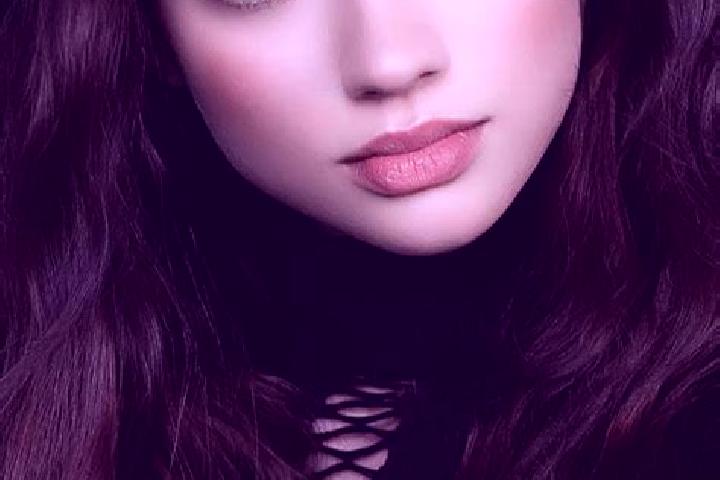 Clara, 29, a brunette grey-eyed european companion based in Kups. Offering BDSM, Domination, Dinner Date, Prostate Massage, Striptease. Available for incall ...