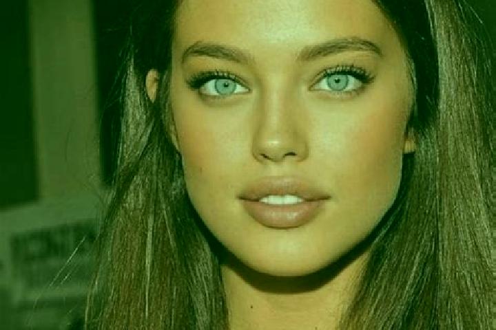 Clara, 29, a chestnut green-eyed slavic companion based in Leoncio Prado. Offering Erotic Massage, Overnight, Party Girl, Striptease, Travel Companion. Avail...