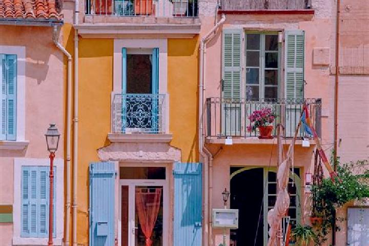 Clara, 29 — Escort in Fronton, France