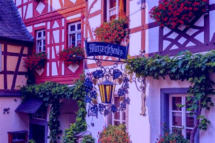 Clara, 29 — Escort in Haussommern, Germany