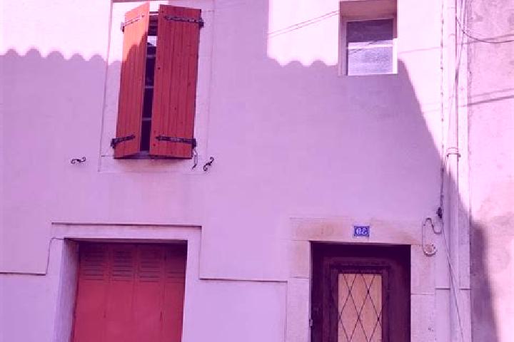 Clara, 29 — Escort in Labastide-Rouairoux, France