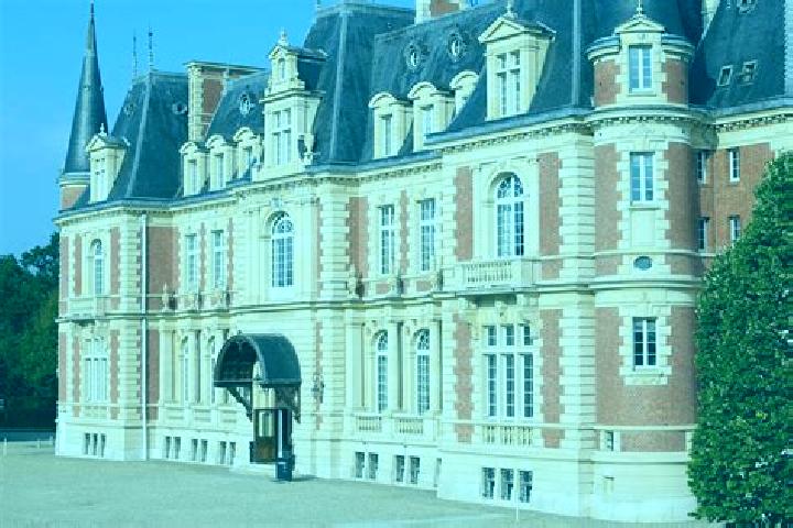 Clara, 29 — Escort in Nouans-les-Fontaines, France