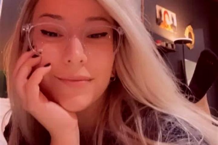 Clara, 30, a blonde amber-eyed indian companion based in Melito di Napoli. Offering Travel Companion, Fetish, OWO. Available for incall and outcall, day and ...