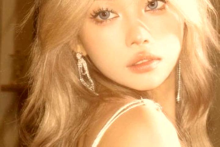Clara, 30, a blonde blue-eyed asian companion based in Dippach. Offering Tantra, OWO, Couples. Available for incall and outcall, overnight bookings available.