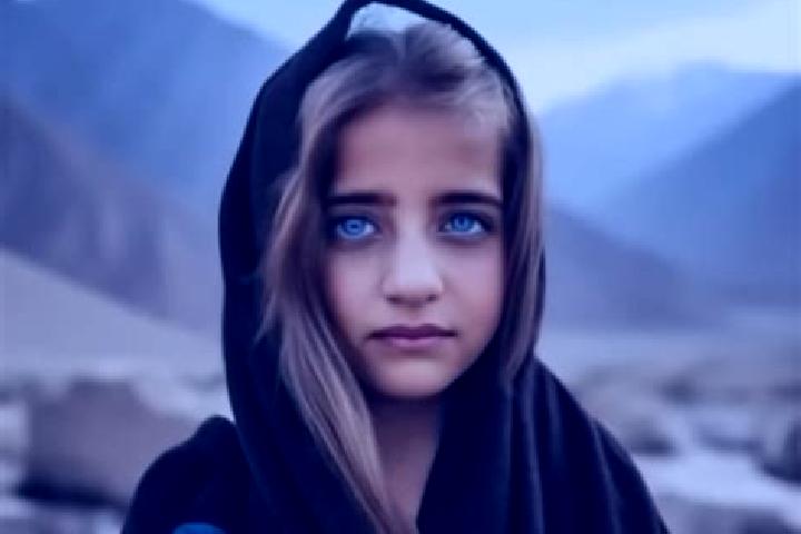 Clara, 30, a blonde brown-eyed middle eastern companion based in Hilchenbach. Offering OWO, Tantra, Domination. Available for incall and outcall, overnight b...