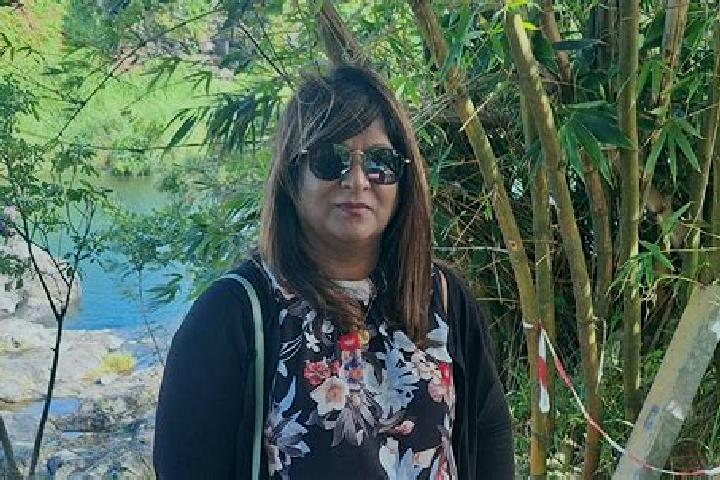 Clara, 30, a brunette brown-eyed indian companion based in Beau Bassin-Rose Hill. Offering A-Level, 69, BDSM. Available for incall and outcall, overnight boo...