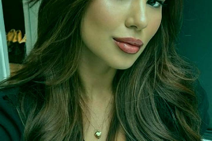 Clara, 30, a chestnut dark-eyed asian companion based in Angkahgede. Offering Striptease, Deep French Kissing, Girlfriend Experience. Available for incall an...