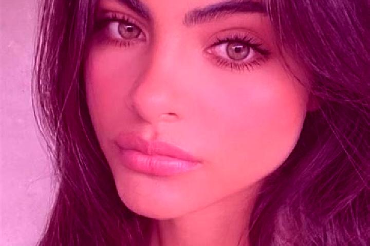 Clara, 30, a chestnut dark-eyed indian companion based in Minehama-menagata. Offering Dinner Date, Striptease, Erotic Massage. Available for incall and outca...