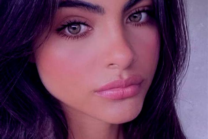 Clara, 30, a chestnut hazel-eyed latina companion based in Lassigny. Offering OWO, Deep French Kissing, Couples. Available for incall and outcall, day and ev...