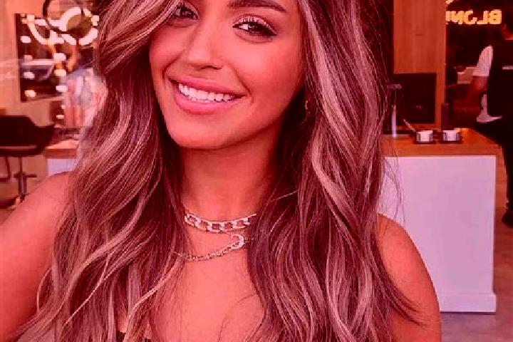 Clara, 30, a dark blonde brown-eyed middle eastern companion based in Pico Truncado. Offering Duos, GFE. Available for incall and outcall, day and evening da...