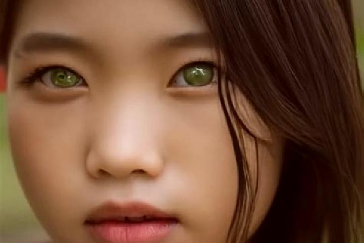 Clara, 31, a black green-eyed asian companion based in Romenay. Offering BDSM, Domination, Dinner Date, OWO, 69. Available for incall and outcall, day and ev...