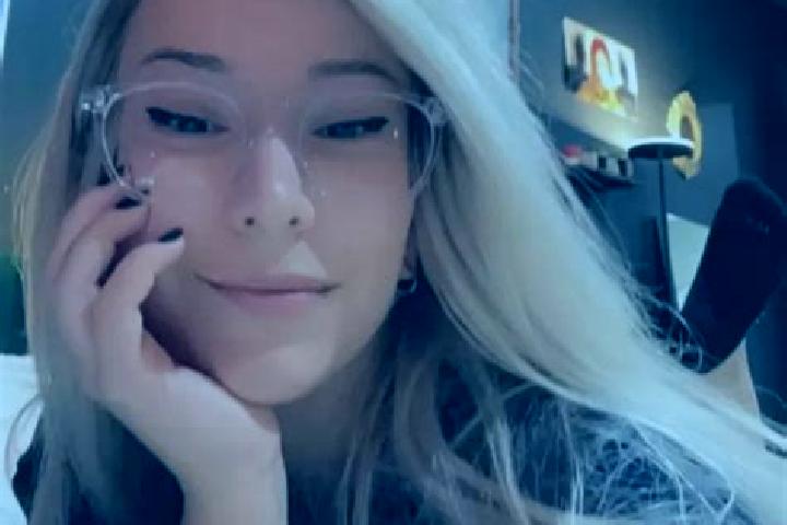 Clara, 31, a blonde amber-eyed indian companion based in Santa Rosa de Osos. Offering Duos, 69, Couples. Available for incall and outcall, day and evening da...