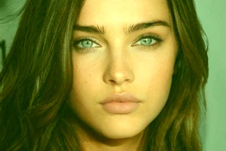 Clara, 31, a brunette grey-eyed caucasian companion based in Pinos Genil. Offering GFE, Deep French Kissing, Massage, Girlfriend Experience. Available for in...