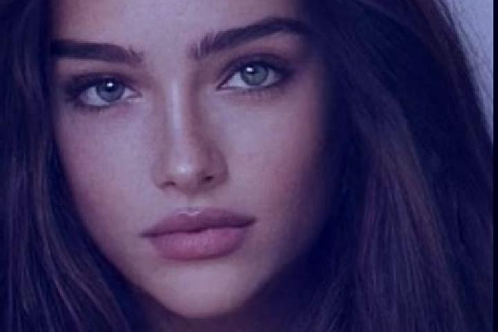 Clara, 31, a chestnut grey-eyed caucasian companion based in Dueville. Offering Couples, Massage, Travel Companion. Available for incall and outcall, day and...