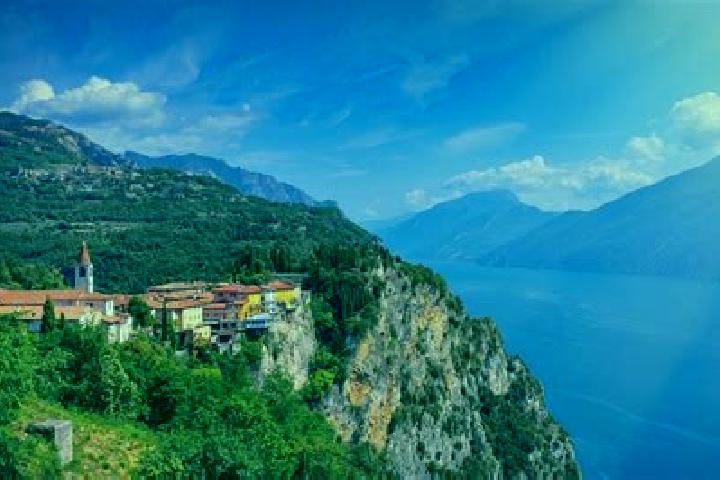 Clara, 31 — Escort in Puegnago sul Garda, Italy