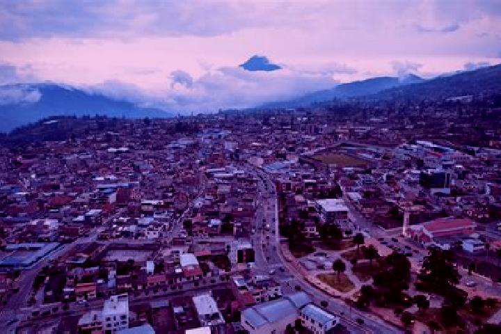 Clara, 31 — Escort in Saquisili, Ecuador