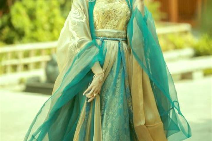 Clara, 31 — Escort in Zhongyi, China