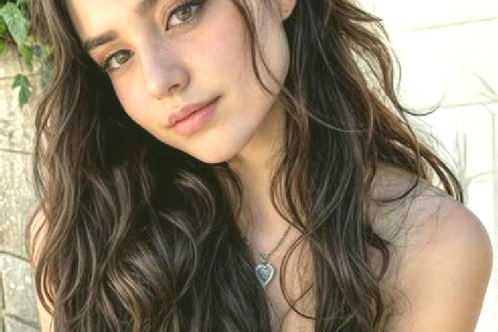 Clara, 32, a auburn amber-eyed middle eastern companion based in Kawatana. Offering Striptease, CIM, Erotic Massage, Overnight. Available for incall and outc...