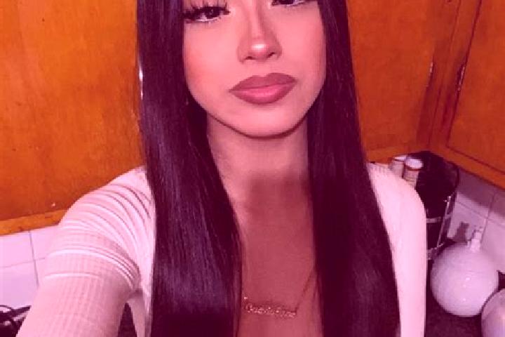 Clara, 32, a black dark-eyed latina companion based in Sinca Noua. Offering A-Level, Overnight, GFE. Available for incall and outcall, day and evening dates.