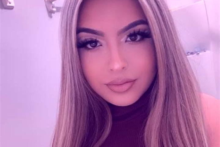 Clara, 32, a blonde grey-eyed latina companion based in Kadulari. Offering Dinner Date, Erotic Massage, BDSM, Striptease. Available for incall and outcall, o...