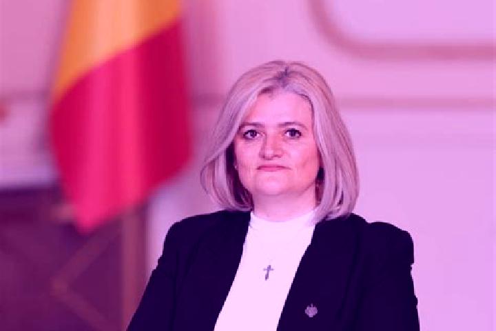 Clara, 32 — Escort in Cerbureni, Romania