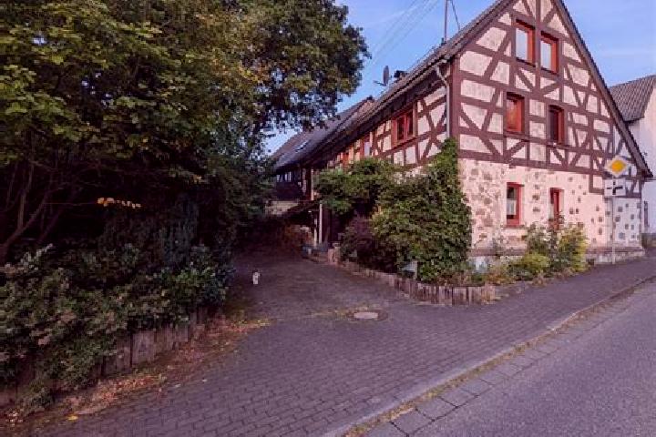 Clara, 32 — Escort in Quirnbach, Germany
