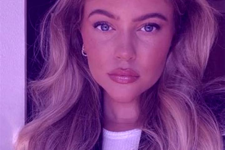 Clara, 33, a dark blonde dark-eyed ebony companion based in Towcester. Offering Deep French Kissing, Couples, Massage, BDSM. Available for incall and outcall...