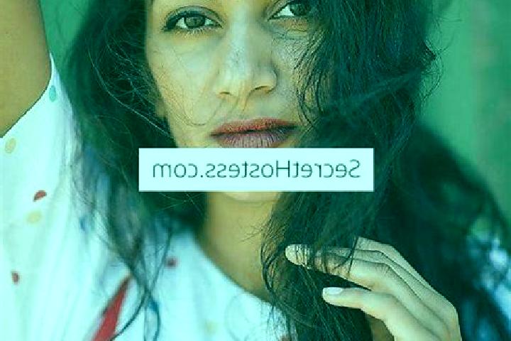 Clara, 33, a red dark-eyed indian companion based in Canillas de Aceituno. Offering Fetish, Roleplay, Massage, GFE, Girlfriend Experience. Available for inca...