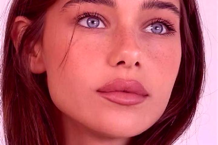 Clara, 34, a brunette brown-eyed mixed companion based in Rosoux-Crenwick. Offering Travel Companion, GFE, Dinner Date, Tantra. Available for incall and outc...