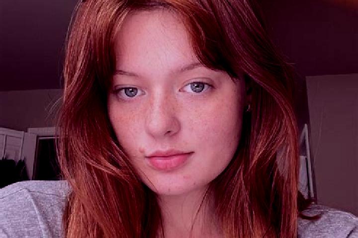 Clara, 34, a red brown-eyed european companion based in Borio. Offering Dinner Date, Massage, Duos. Available for incall and outcall, day and evening dates.