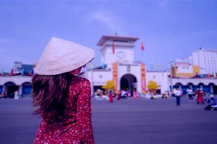 Clara, 34, a red green-eyed asian companion based in Ho Chi Minh City. Offering Overnight, Dinner Date, A-Level, Striptease, Fetish. Available for incall and...