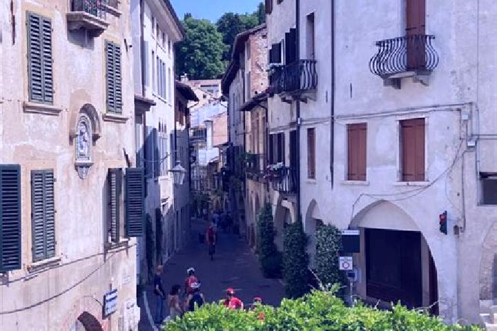 Clara, 34 — Escort in Asolo, Italy