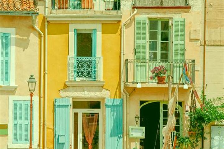 Clara, 34 — Escort in Marches, France