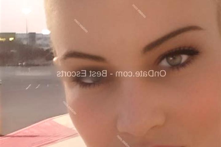 Clara, 34 — Escort in Waynesboro, United States