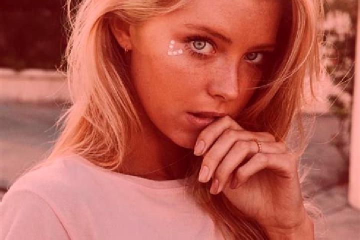 Clara, 35, a blonde blue-eyed indian companion based in Amatitla Santiago. Offering Tantra, Party Girl, 69. Available for incall and outcall, day and evening...