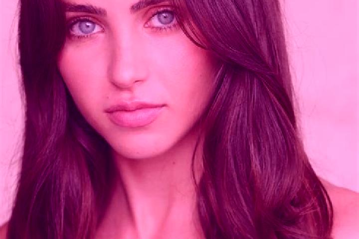 Clara, 35, a brunette dark-eyed european companion based in Kale. Offering Tantra, Dinner Date, Couples. Available for incall and outcall, overnight bookings...
