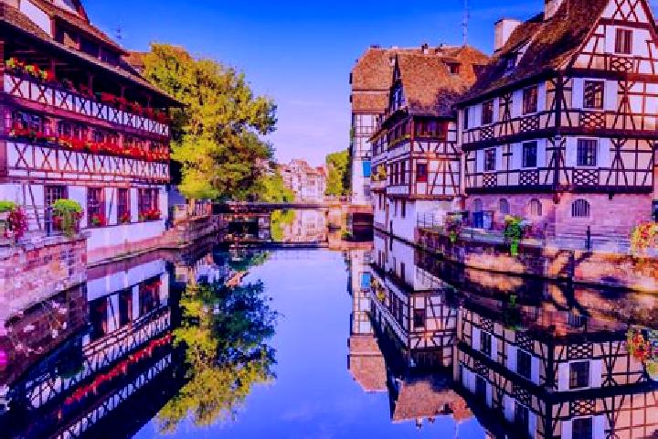 Clara, 35 — Escort in Beaux, France